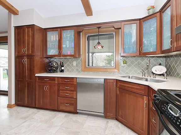 2nd image of 5301 Sequoia Dr