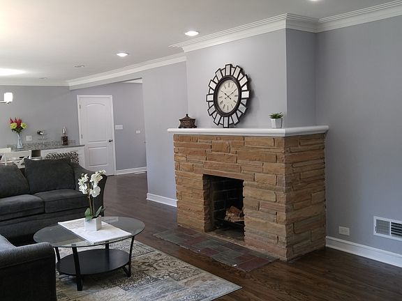5th image of 2836 W 93rd St