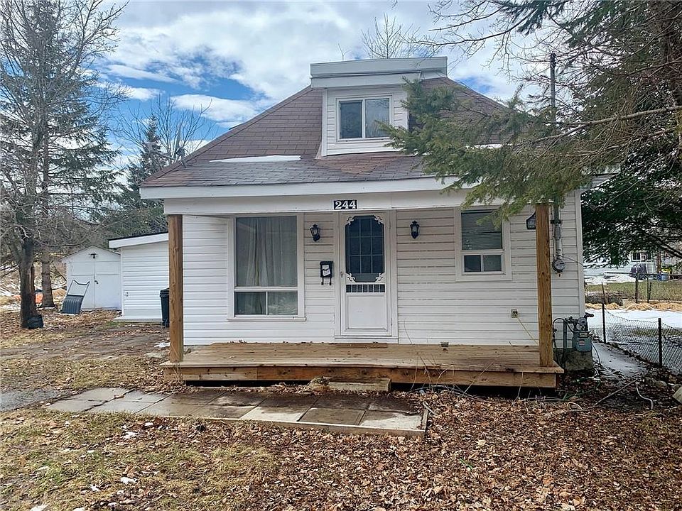 2nd image of 244 Patterson St