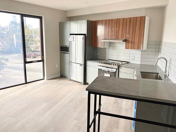 4th image of 519 Poplar St #I4i2