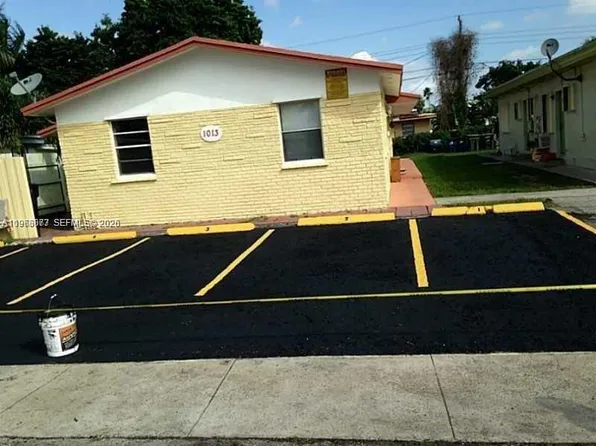 1013 Foster Rd #1, Hallandale Beach, FL 33009