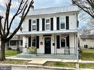 104 N Robeson St, Robesonia, PA 19551
