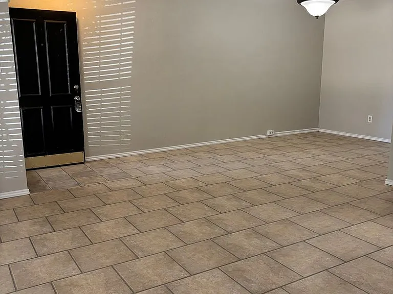 104 Glade Shadow Dr — Photo 7