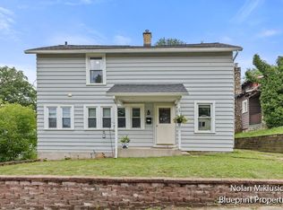 634 Grand Ave NE, Grand Rapids, MI