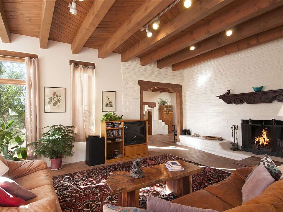 1st image of 16 Camino Brisa