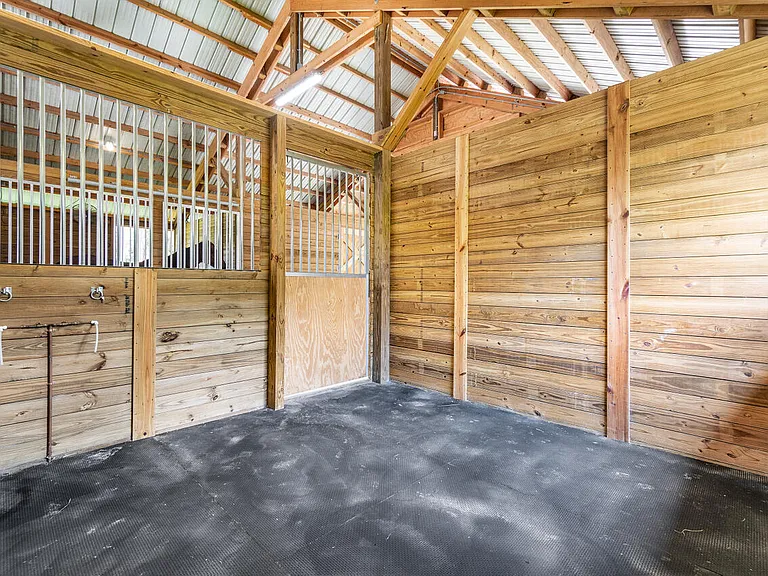 1835 Stallion Dr #STALLS — Photo 5