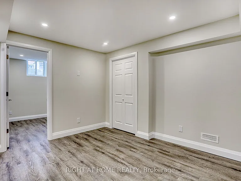 37 Brockman Cres #BASEMENT — Photo 8