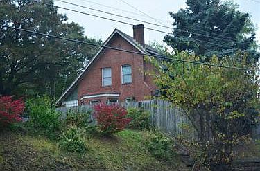 2nd image of 3007 Chartiers Ave