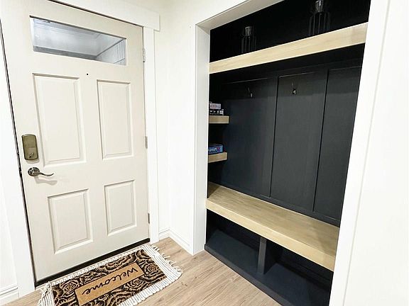 5th image of 2100 N Spring St