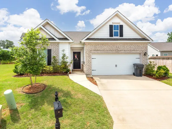 26 Cove Ct, Lincoln, AL 35096