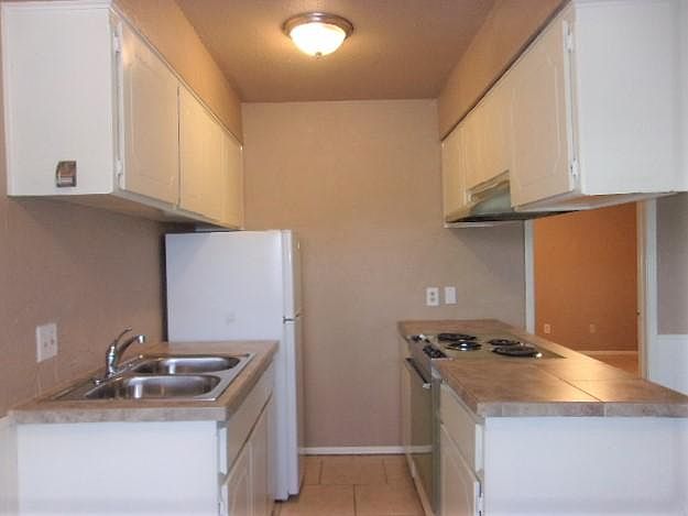 2nd image of 2502 NW 35th St APT 6S