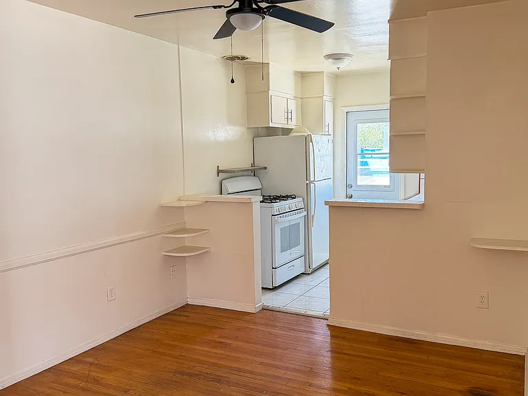 8217 Blackburn Ave #9 — Photo 6
