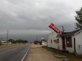 805 Main St, Palacios, TX 77465