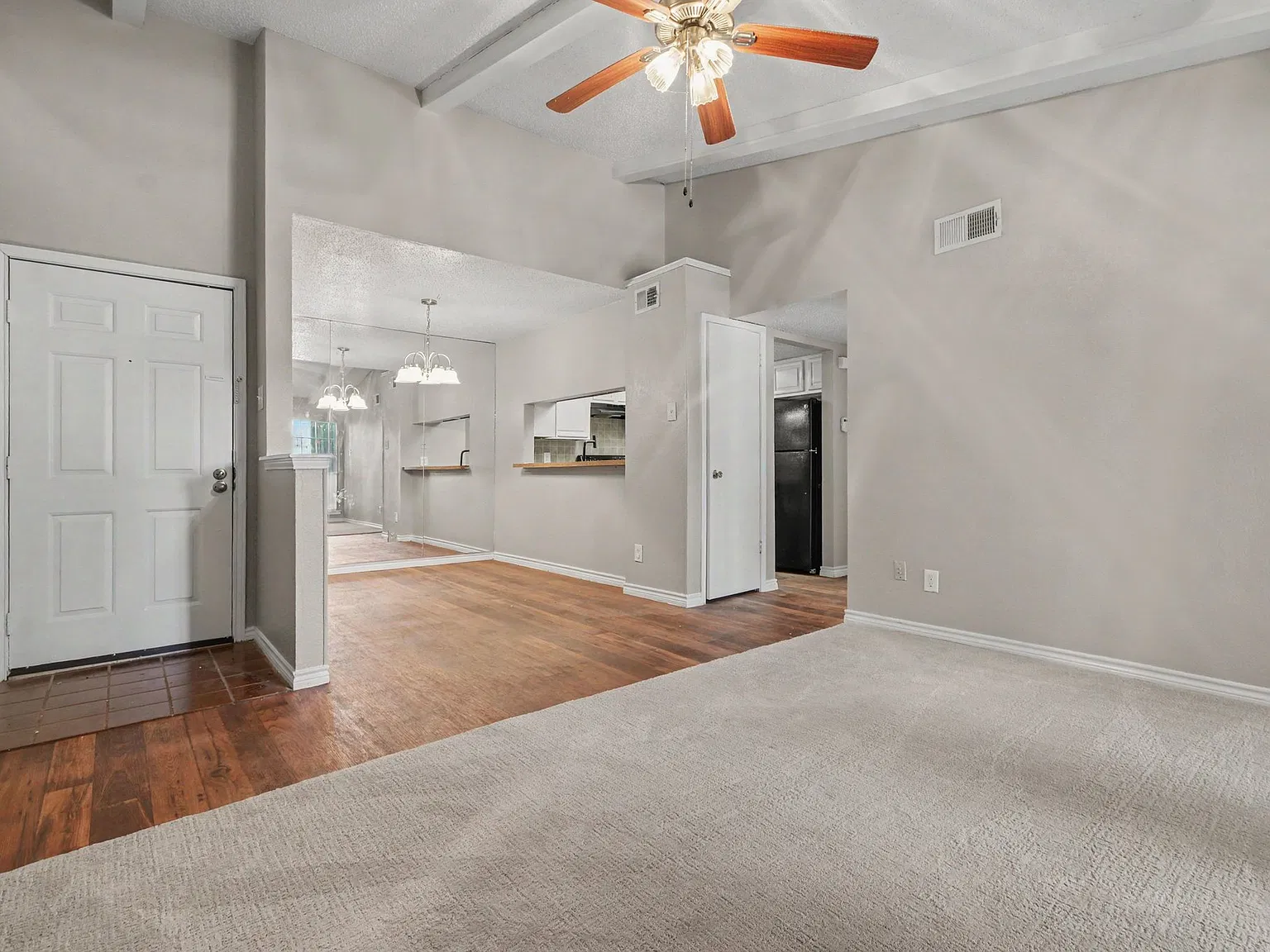 3607 W Northgate Dr — Photo 2