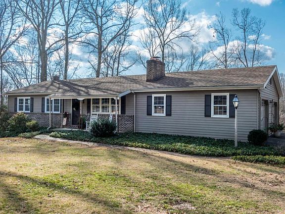 2nd image of 126 N Tanglewood Dr