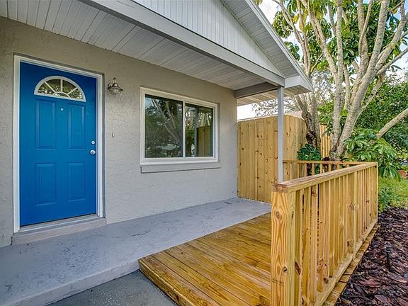 4th image of 517 Hibiscus Way #2-D
