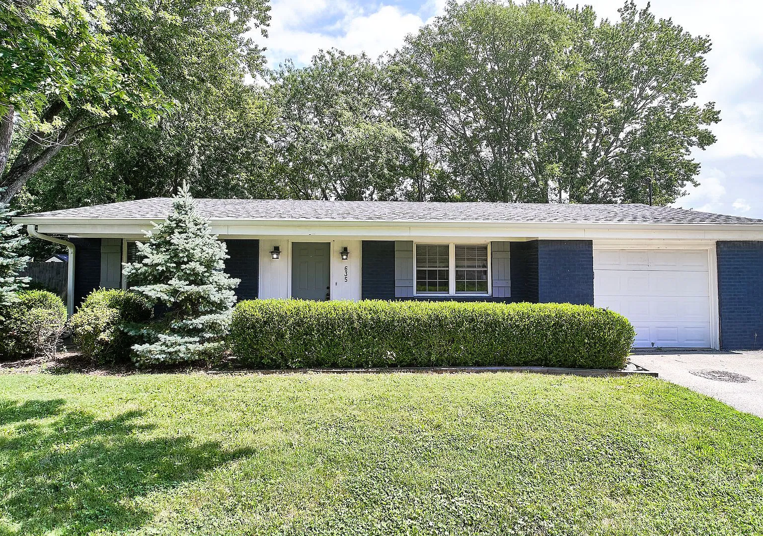 3BD/2BA home in Zionsville! — Photo 1