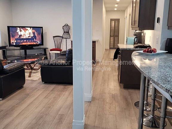 5th image of 549 Sidney St #5