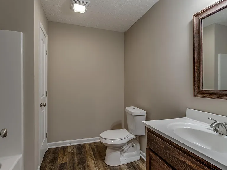 313 N Diagonal St — Photo 21