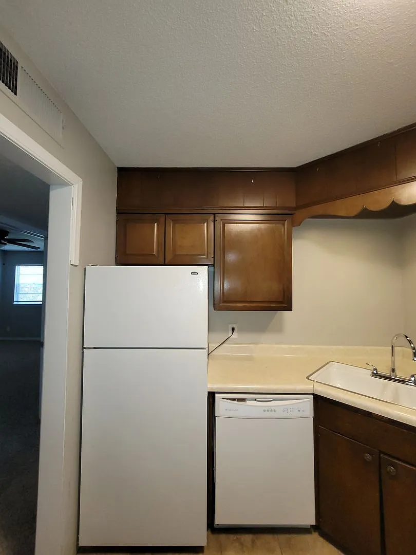 Woodward Park Apartments — Photo 4