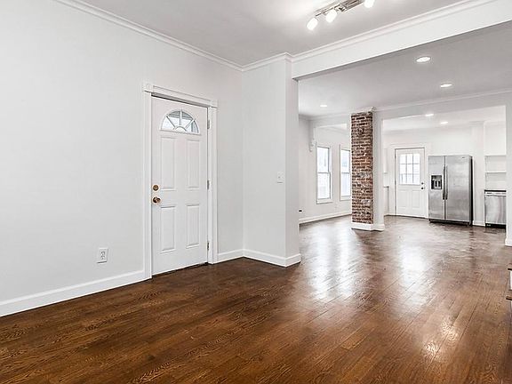 4th image of 1009 Michigan Ave