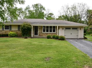 N62W23962 Sunset Dr, Sussex, WI
