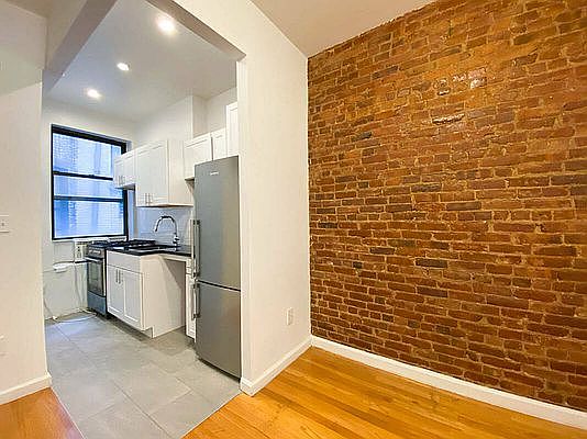 1st image of 1731 2nd Ave APT 3RS