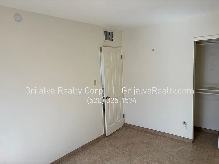 4641 18th — Photo 10