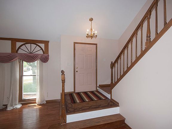 3rd image of 4457 Basswood Dr
