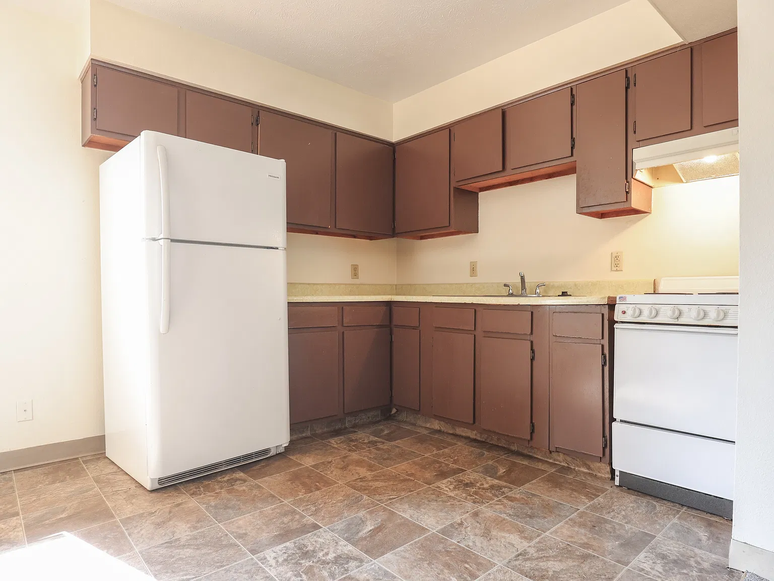 Liv on 68th - PGO - 3012 — Photo 4