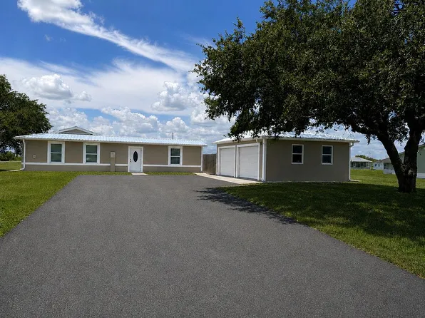 1194 Foxmoor St, Moore Haven, FL 33471