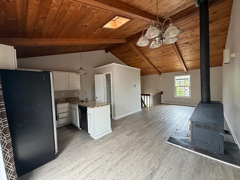 546 El Paseo Pl — Photo 10