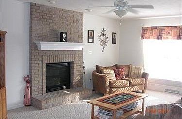 3rd image of 107 Autumn Hill Dr
