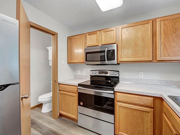 4th image of 2963 Village Ct