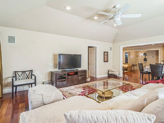 5th image of 1657 Parkside Ave