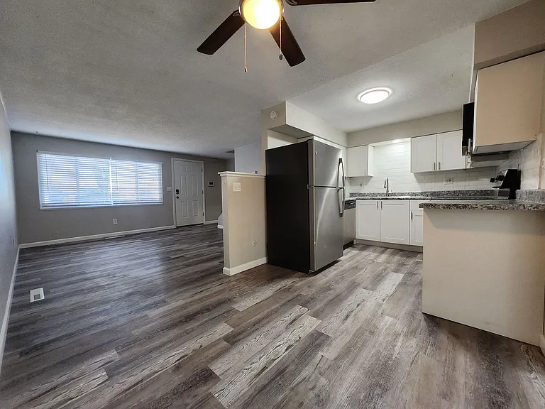 1628 S Cascade Ave #C — Photo 4