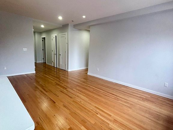 2nd image of 145 W 71st St #9C