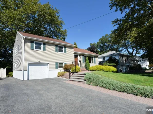 557 Forest Ave, Paramus, NJ 07652