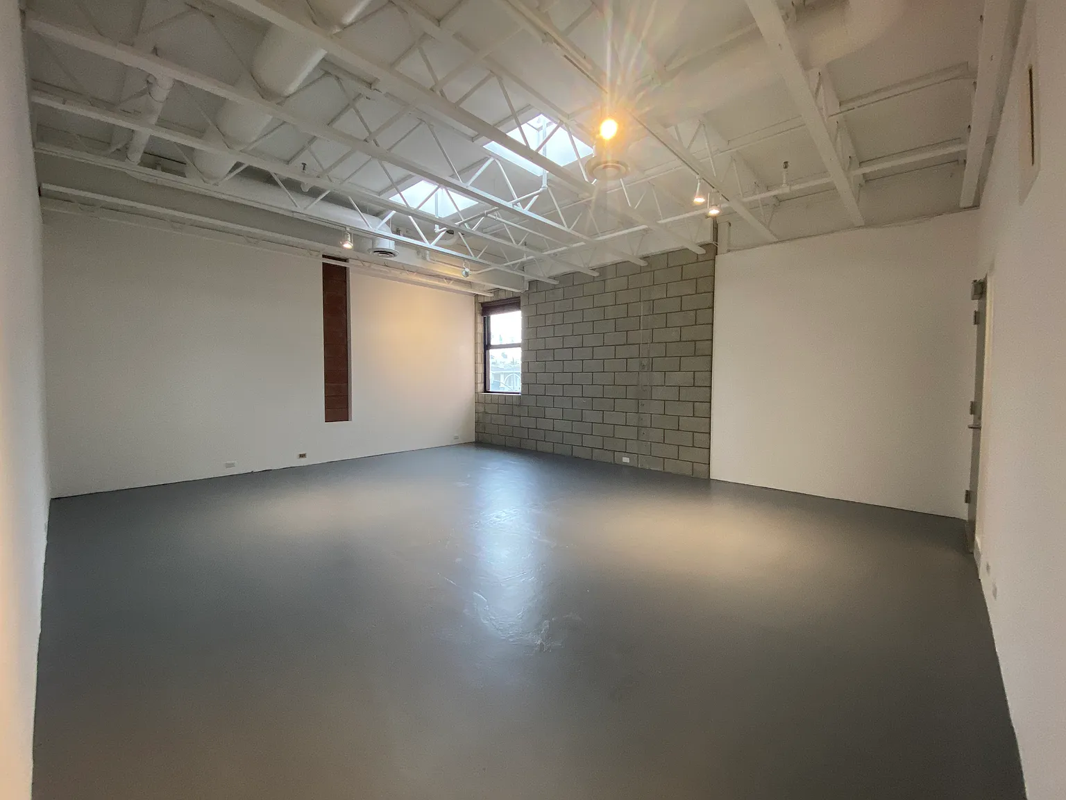 2110 Main St — Photo 3
