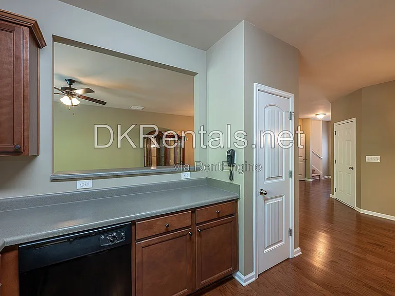 345 Franklin Ln — Photo 10