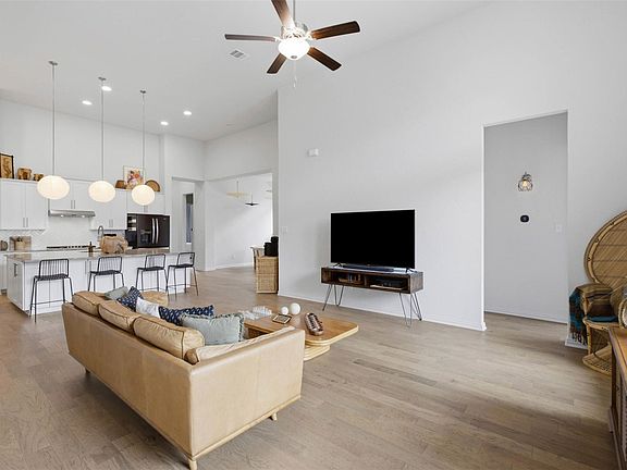 4th image of 108 Mark Way
