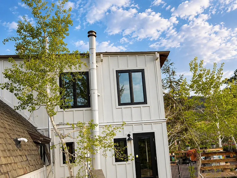 7985 Douglas Dr — Photo 3