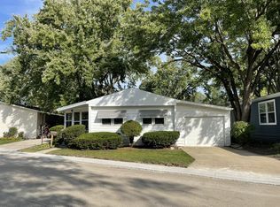 1101 Lakewood Rd, Elgin, IL 60123