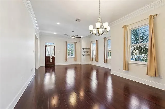 3 bed, 2.0 bath, 1561 sqft, $3,200 — Photo 4