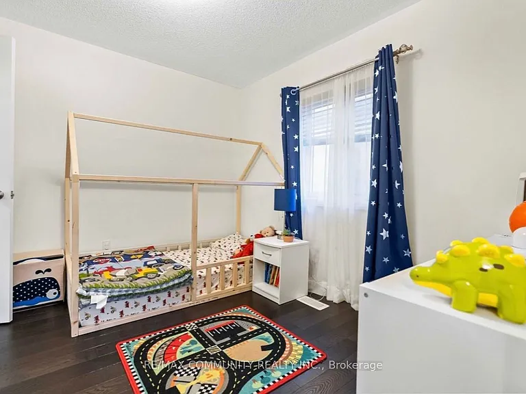 64 Bill Hutchinson Cres — Photo 14