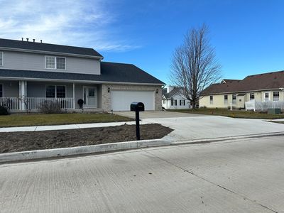 2011 Autumnwood Dr, Ottawa, IL, 61350