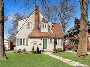 3121 N Sheridan Rd, Peoria, IL 61604