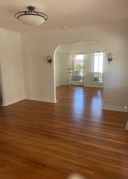 3 bed, 1600 sqft, $4,500 — Photo 2