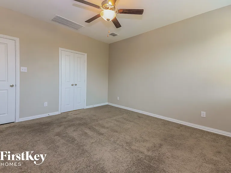 2144 Clarion Dr — Photo 9