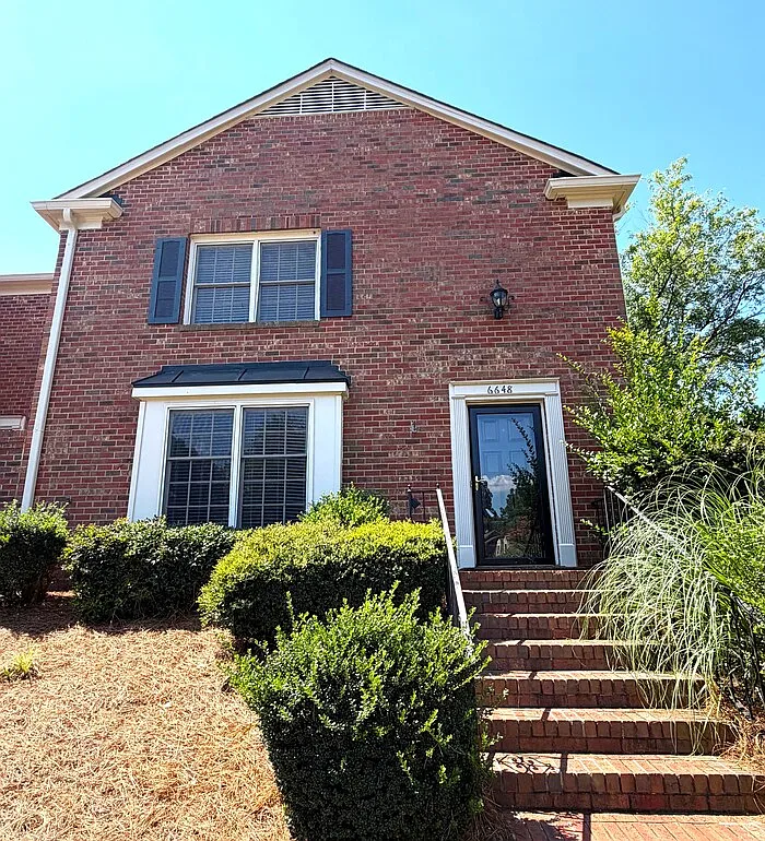 3 bed, 2.5 bath, 1917 sqft, $2,450 — Photo 1